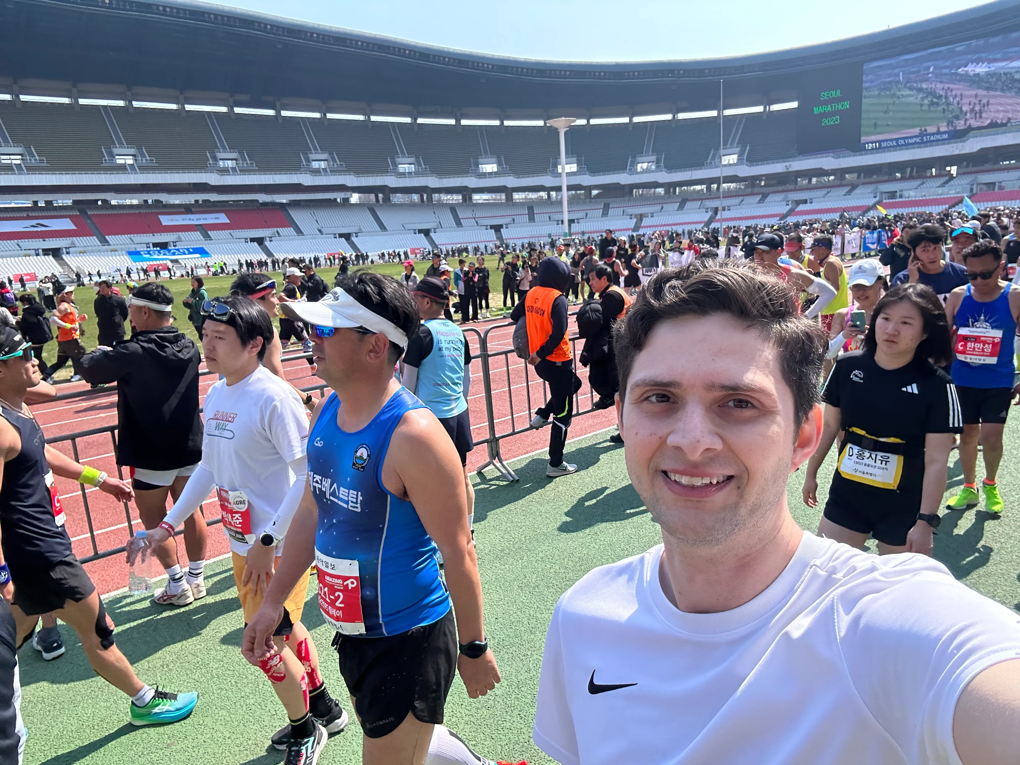Quintin in the crowd at the Seoul Marathon 2023.